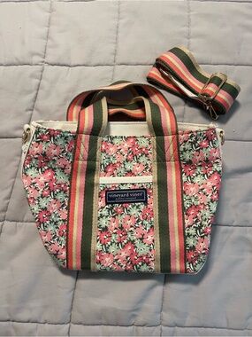 Vineyard Vines Sea Breeze Floral Mini Tote
